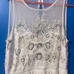 Selling this dress. Used once and great conditions. Size L in juniors.